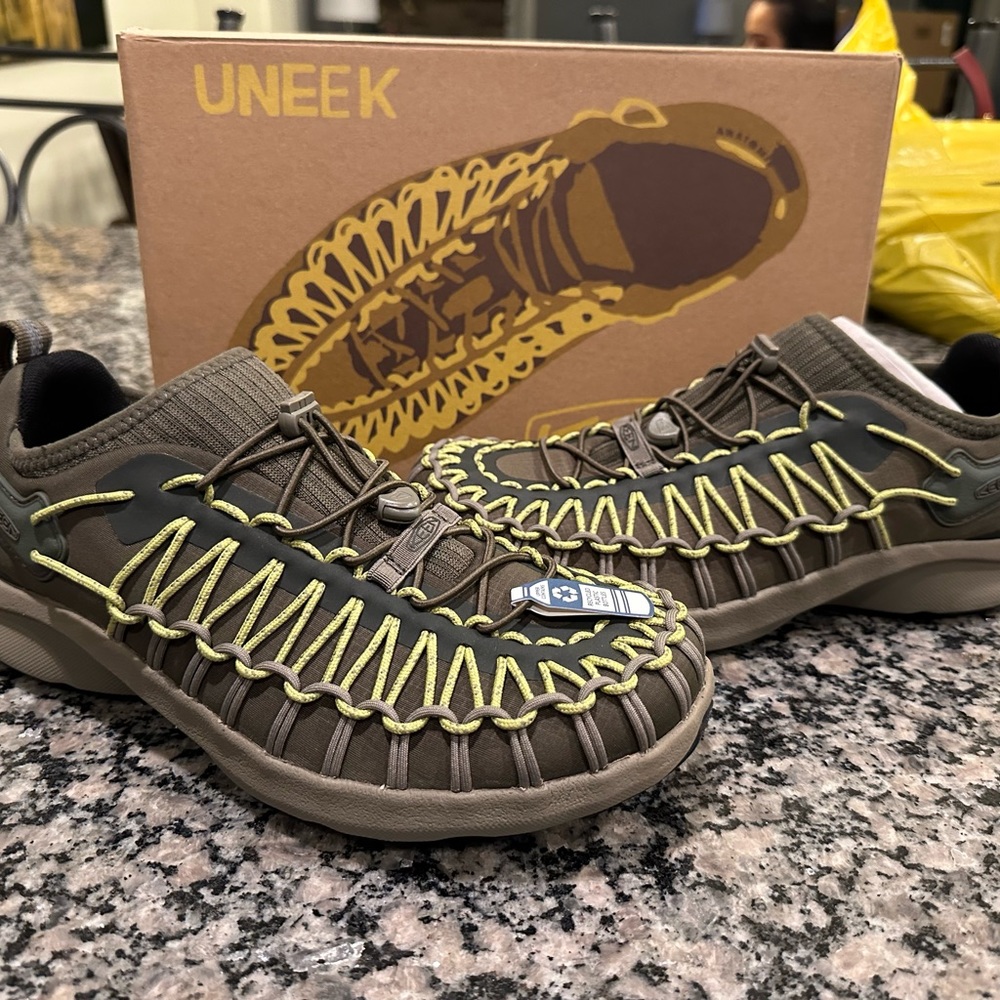 Men's Keen Uneek Sneakers Size 9 New Keen Shoes Olive Green $140 MSRP
